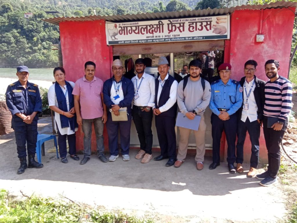प्यूठानका मासु तथा डेरि पसलमा अनुगमन, ४ हजार बढिको म्याद नाघेका अखाद्य बस्तु बरामद