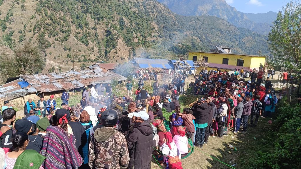 बिपत्ती भगाउन रजवारामा भुमे पुजा र झाक्रिनाच नाचियो