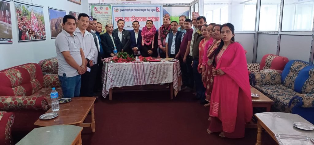 होटल व्यवसायी संघ प्युठानद्वारा प्रमुख जिल्ला अधिकारी नेपाललाई भव्य स्वागत