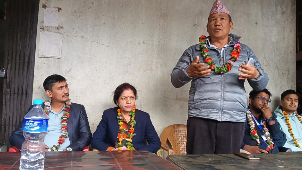 स्याउलिबाङमा बल्यो बिजुली, बत्ती बाल्न पाउँदा स्थानीय खुशी 