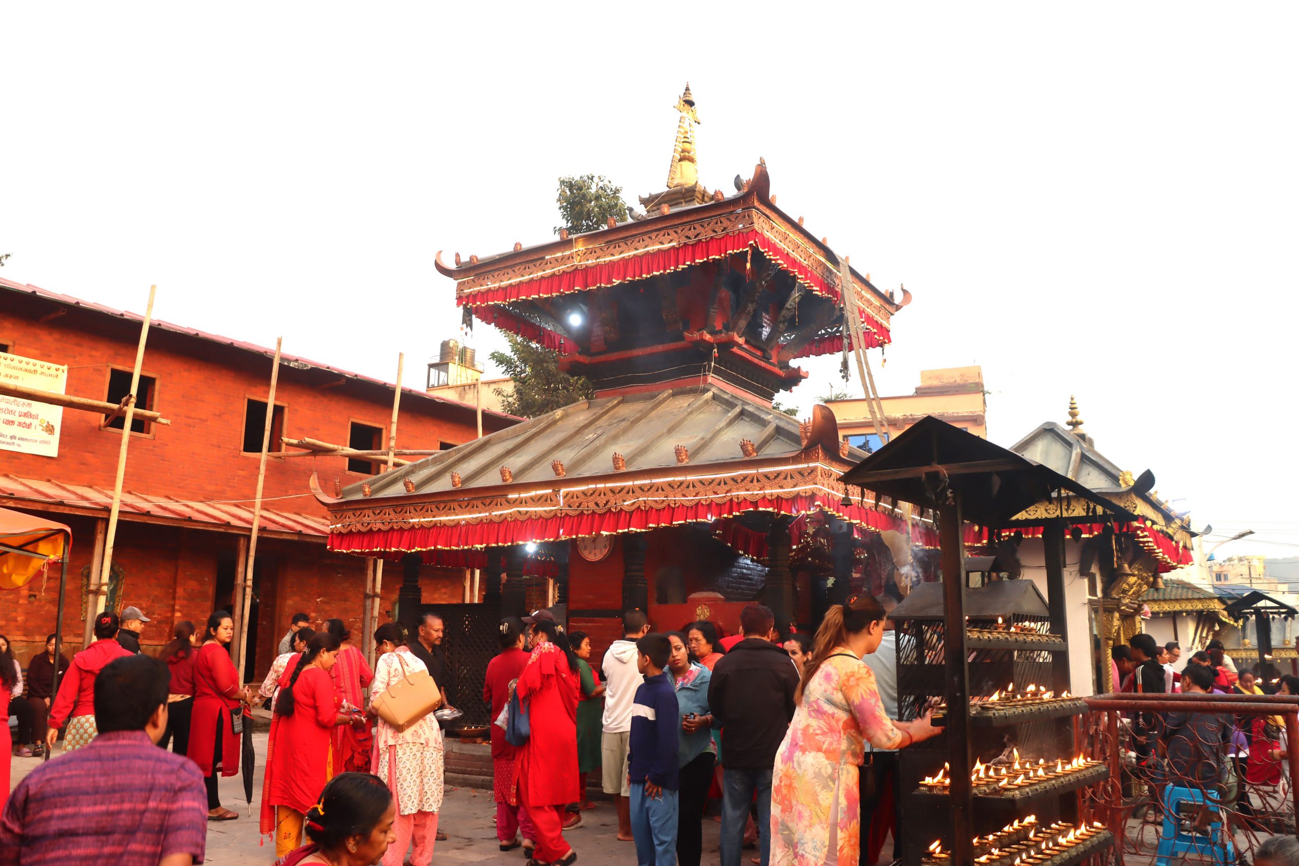 नवरात्रको पहिलो दिन, शक्तिपीठमा दर्शनार्थीकोे घुइँचो