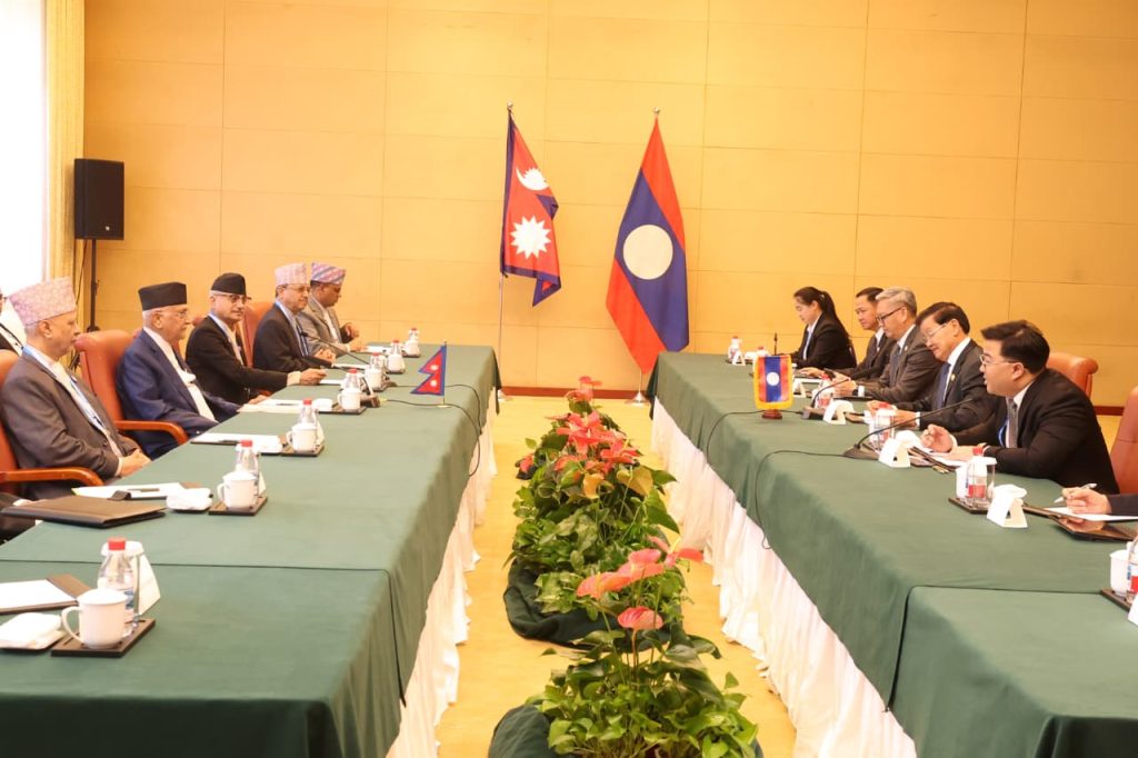 प्रधानमन्त्री ओली र लाओ जनप्रजातान्त्रिक  गणतन्त्रका राष्ट्रपतिसुसौलिथ बीच भेटवार्ता