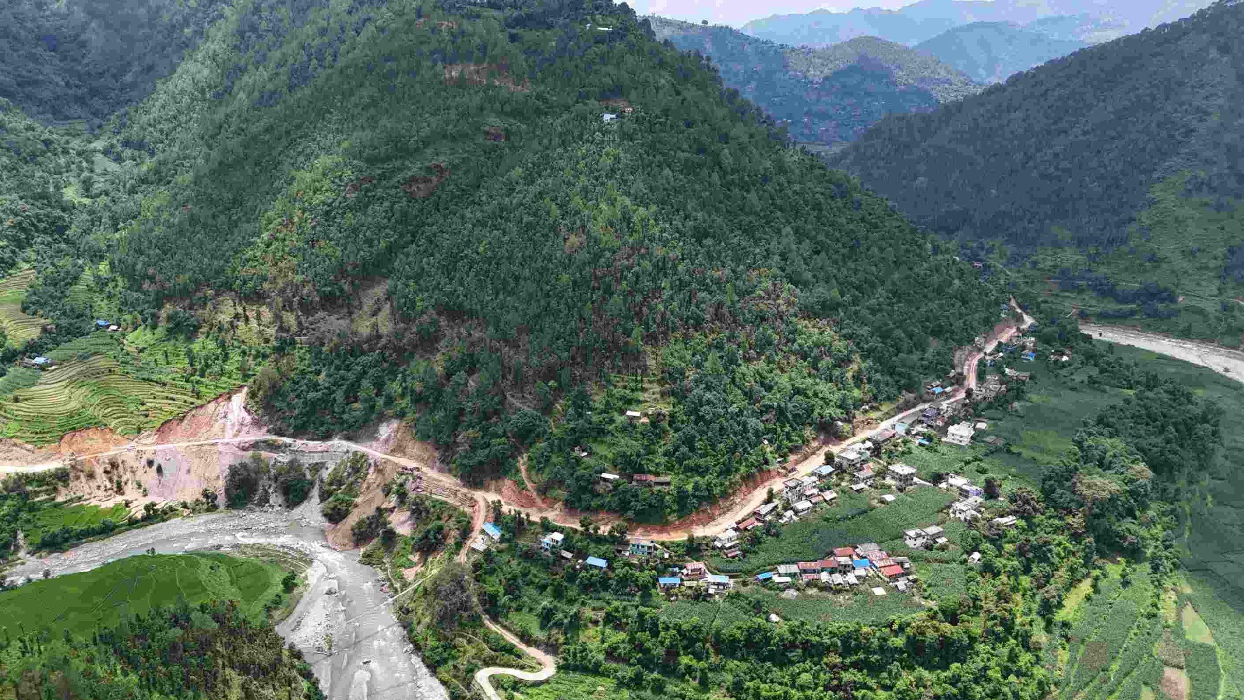 बाग्दुला, मच्छी सडकखण्ड अन्तरगत बतासेडाडा जिमुरखोला खण्डमा कालोपत्रे गर्न झिमरुक गाउँपालिकाद्धारा ठेक्का आब्हान