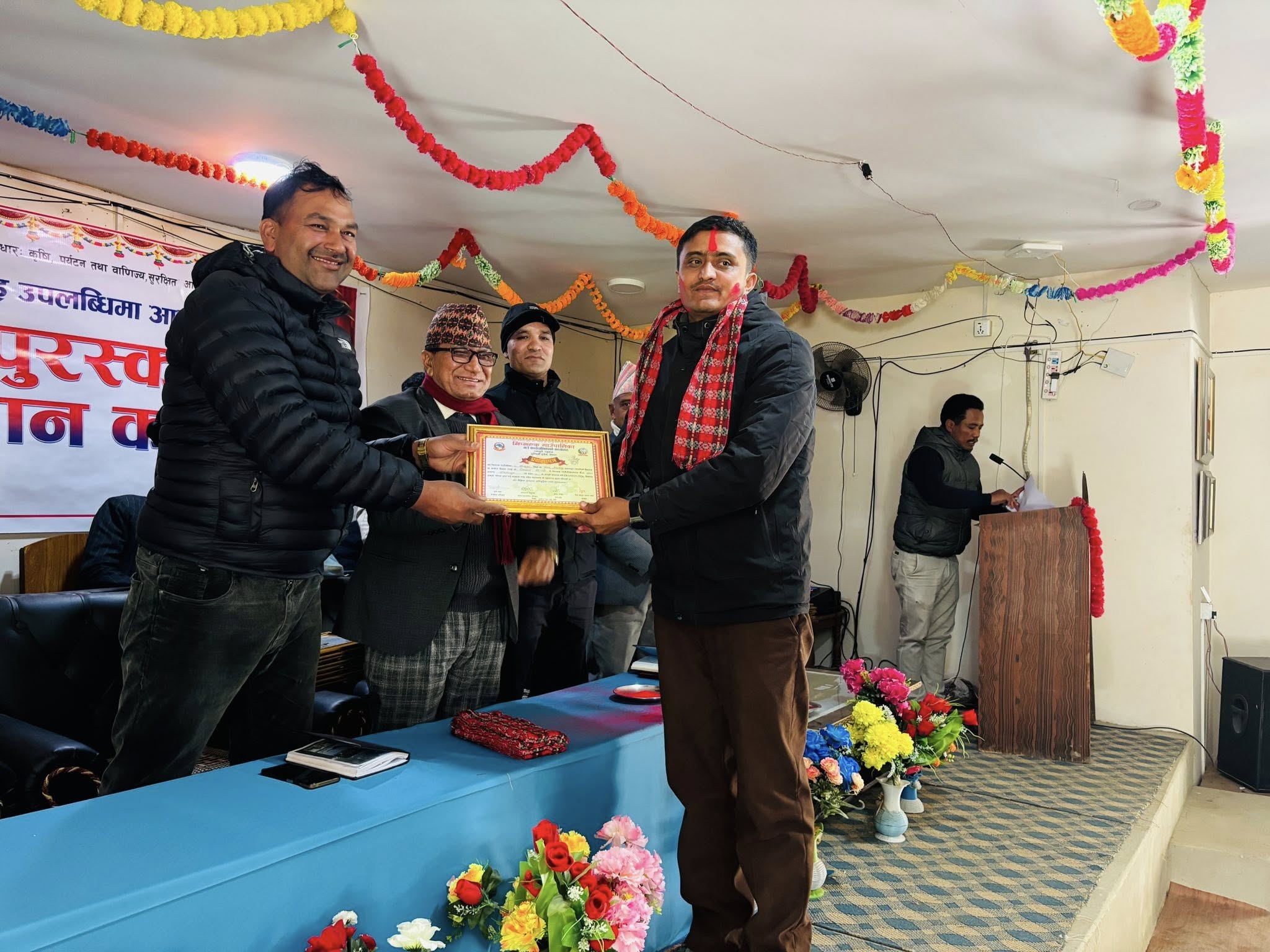 झिमरुक गाउँपालिकाद्धारा उत्कृष्ट विद्यालय, प्रध्यानाध्यापक, बिषय शिक्षक र विद्यार्थीलाई सम्मान