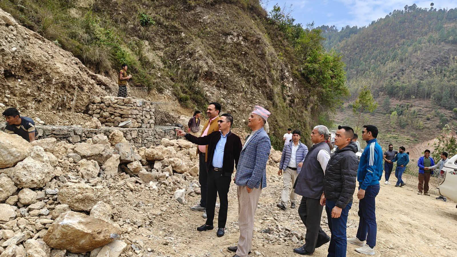 मन्त्री थापाद्धारा आयोजनाको अनुगमन 