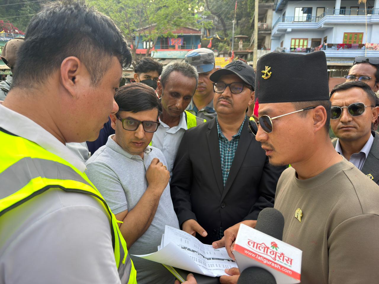 गृहमन्त्री गुरुङद्वारा नारायणगढ–बुटवल सडक खण्ड अनुगमन