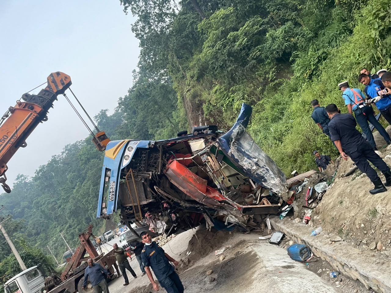 दाउन्ने दुर्घटनामा छ जनाको मृत्यु